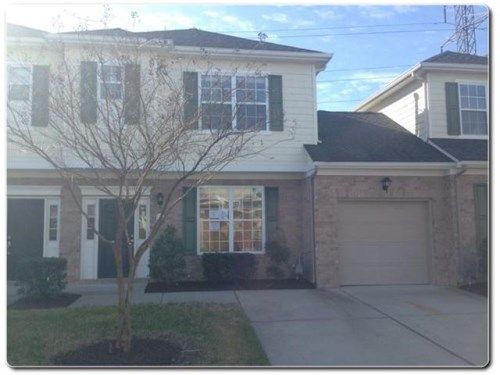 1525 Aldershot Ln #101, Chesapeake, VA 23320