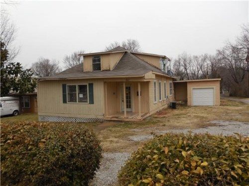 611 W Oak St, Rogers, AR 72756