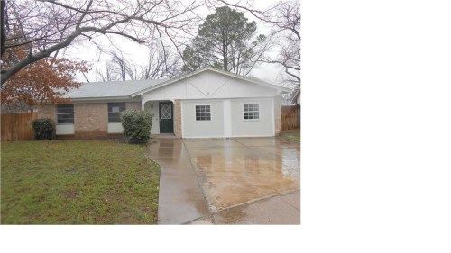 2305 Vassar Court, Arlington, TX 76015