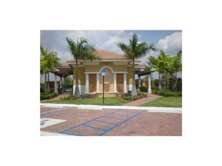 1128 NE 31 TE # 1128, Homestead, FL 33033