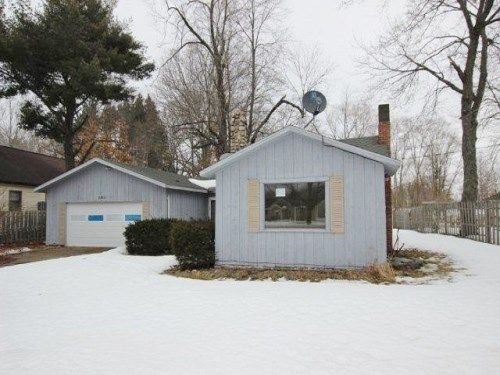 6862 Goldenrod Ave NE, Rockford, MI 49341