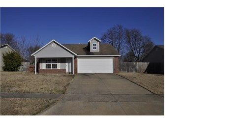 1132 S Nelson Dr, Fayetteville, AR 72701