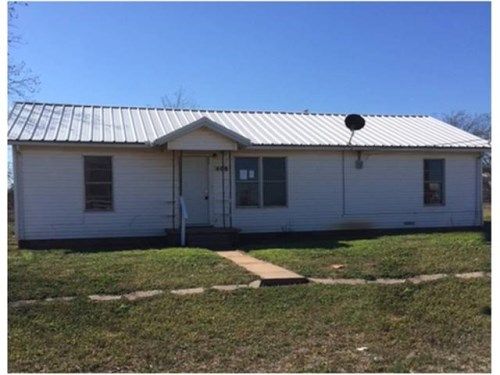 408 E Main St, Archer City, TX 76351