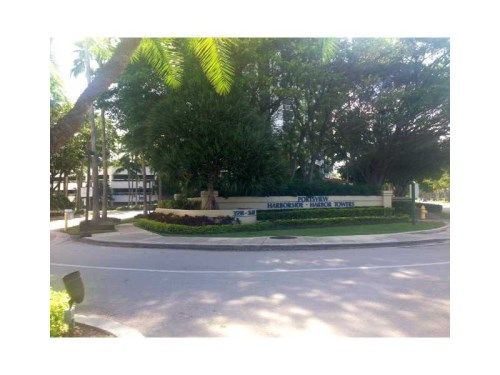 3610 YACHT CLUB DR # 215, Miami, FL 33180