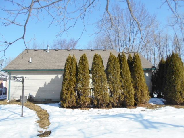 23601 Liddle St, Trenton, MI 48183