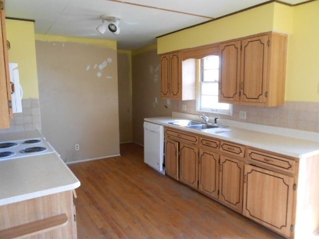 103 Delores St, Excelsior Springs, MO 64024