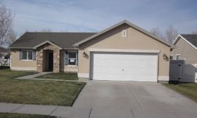 281 E Calais Ln, Tooele, UT 84074