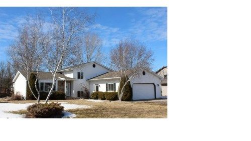 2775 Oakwood Cir, Oshkosh, WI 54904