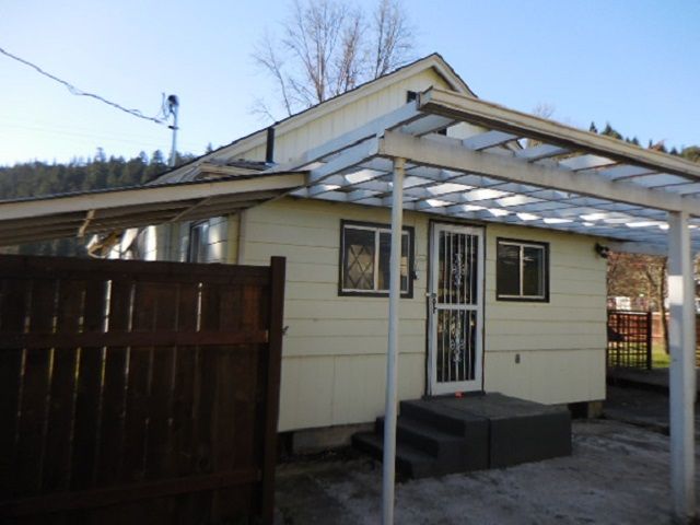 76491 2nd St, Oakridge, OR 97463