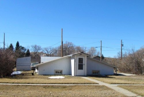 706 S Pine St, Lusk, WY 82225