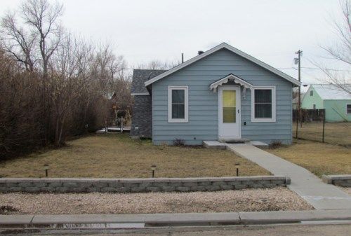 320 Holly St, Lusk, WY 82225