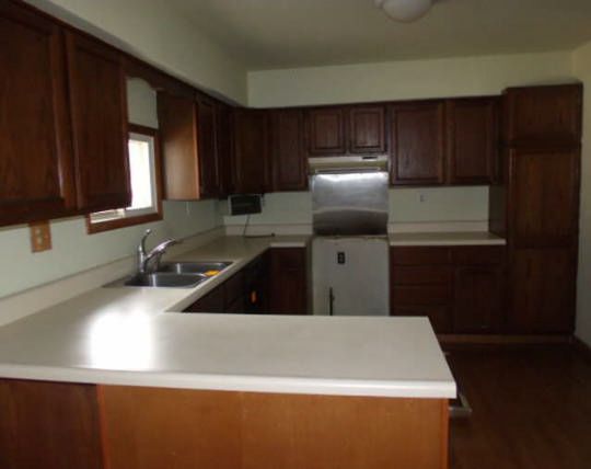 118 W Sherwood St, Decatur, MI 49045