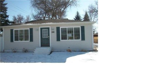 327 Easy St, Bismarck, ND 58504