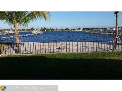 902 S LAKESIDE PL, Lake Worth, FL 33462