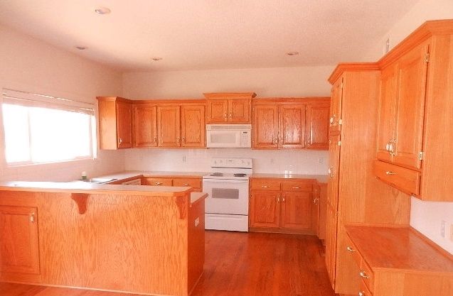 6416 Noreston St, Shawnee, KS 66218
