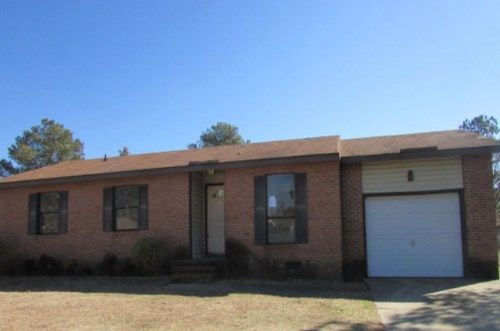 6560 Honeysuckle Dr, Fayetteville, NC 28304