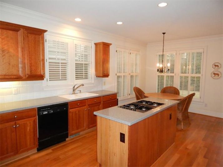 2143 Spring Hill Court Se, Smyrna, GA 30080