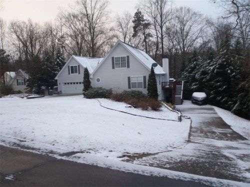 9245 Lakeside Way, Gainesville, GA 30506