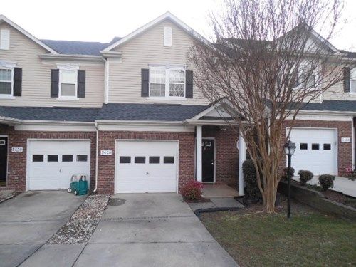 5428 Johnston Mill Ct, Charlotte, NC 28269
