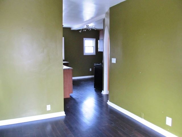 1840 Lindbergh St, Wyandotte, MI 48192