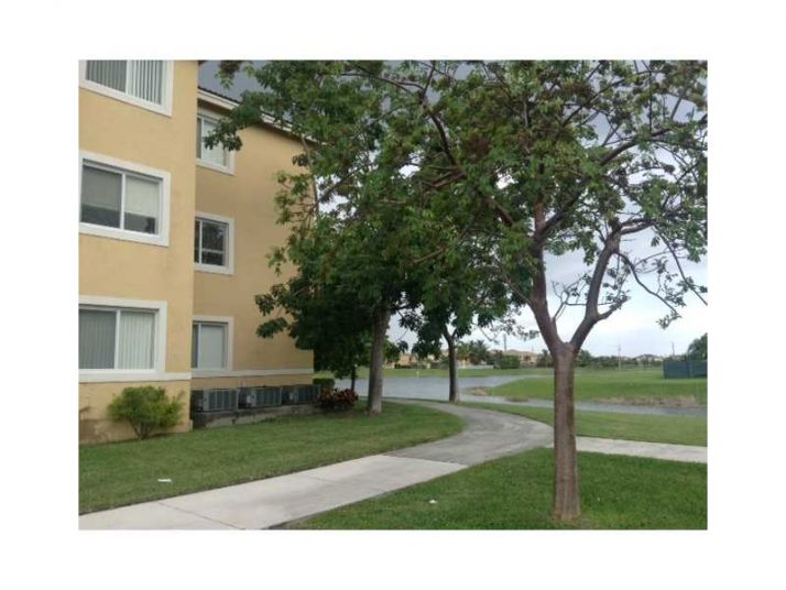 21150 SW 87 AV # 207, Miami, FL 33189