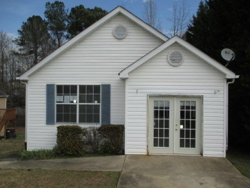1222 Foxwood Dr, Douglasville, GA 30134
