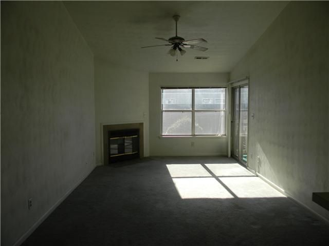 3956 Palomino Dr #204, Newport News, VA 23602