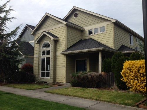 766 Griffin Oaks Dr, Central Point, OR 97502