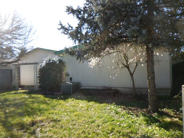 577 S 53rd St, Springfield, OR 97478