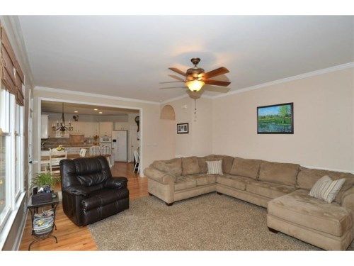 652 Briarleigh Way, Woodstock, GA 30189