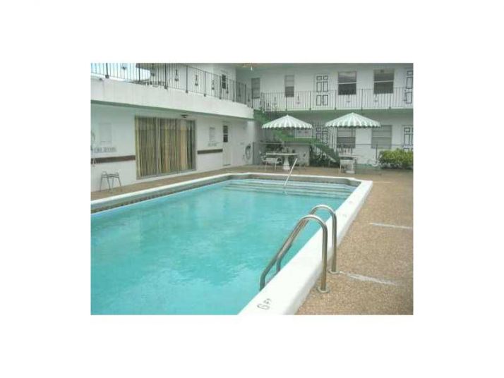 2225 POLK ST # 8AW, Hollywood, FL 33020