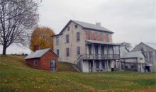 801 WINDSOR CASTLE RD Hamburg, PA 19526