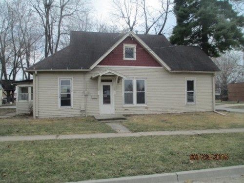 211 W Boston Ave, Indianola, IA 50125