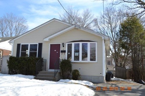 7 Lyman Ave, North Providence, RI 02911