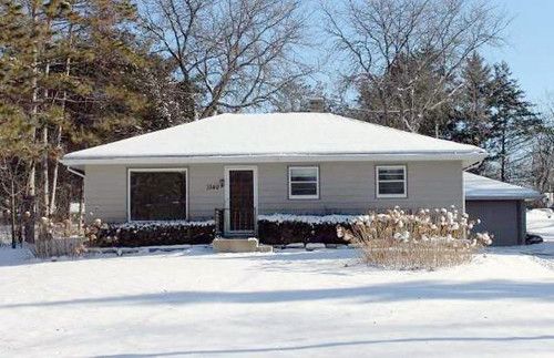 1340 N Sawyer Rd, Oconomowoc, WI 53066