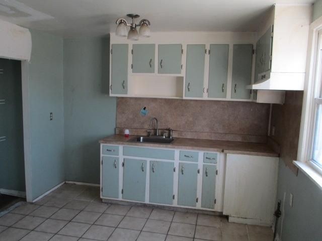 622 Colwyn Ave, Darby, PA 19023