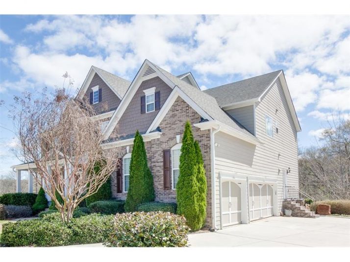 935 Wallace Falls Drive, Braselton, GA 30517