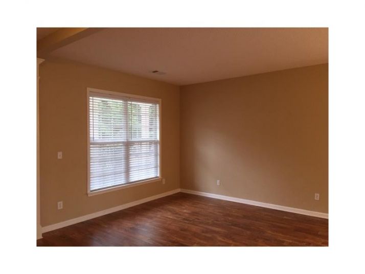 127 Wallnut Hall Circle, Woodstock, GA 30189