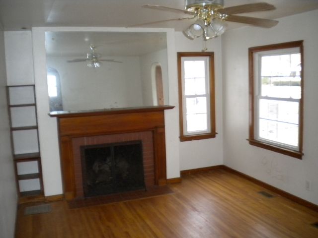 404 Lawnview Ave, Springfield, OH 45505