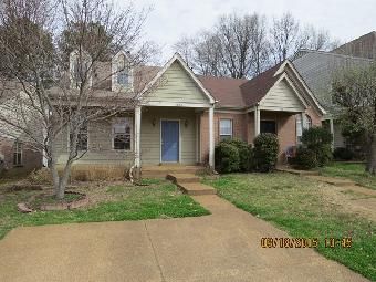 6698 Whitten Pine Dr, Memphis, TN 38134