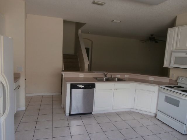 388 Oak Springs Ct, Debary, FL 32713
