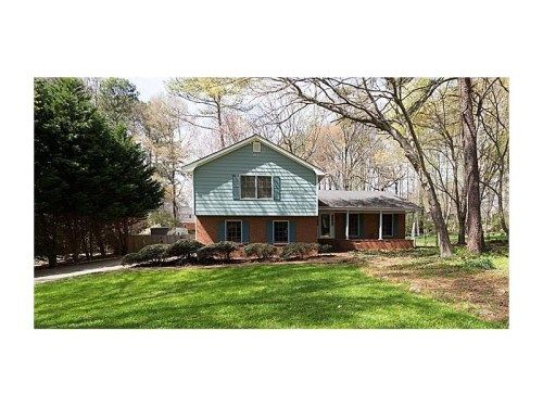 3935 White Oak Lane, Lilburn, GA 30047