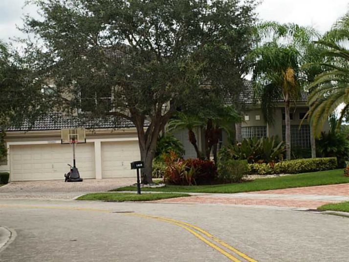 15601 SW 14 STREET, Hollywood, FL 33027