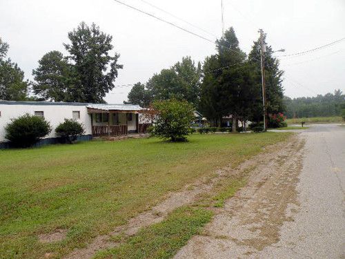 111 Center St, La Crosse, VA 23950