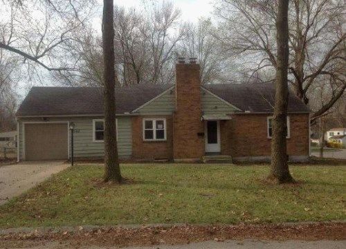 5062 NE Tarkio St, Kansas City, MO 64118