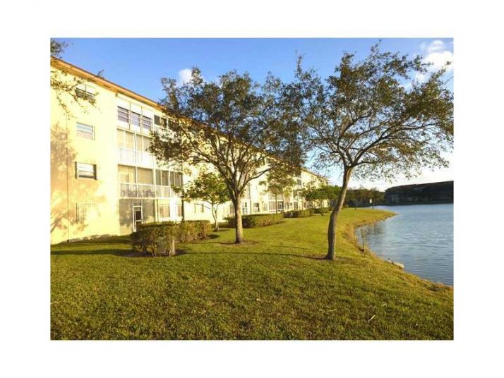 12950 SW 13 ST # 302D, Hollywood, FL 33027