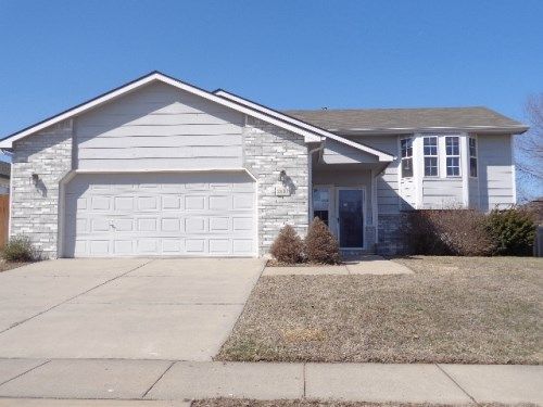 2101 S Crestline St, Wichita, KS 67209
