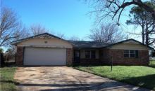 335 W Cedar Dr Mustang, OK 73064