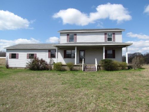 460 Reaves Ln, Adamsville, TN 38310