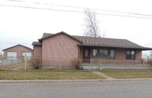 4305 S 4th St, Chickasha, OK 73018